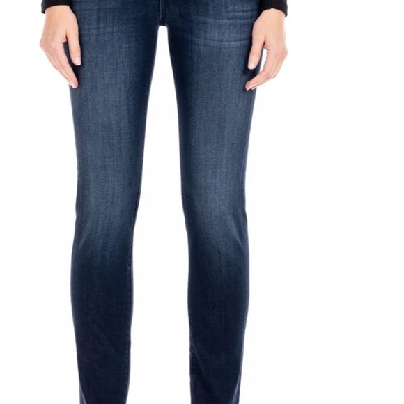 Fidelity - Picture 2 of 10